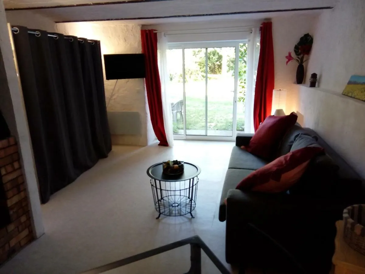 Le Moulin Des Ocres Villa Apt 0*,